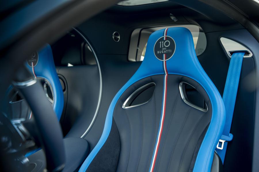 Детали интерьера Bugatti Chiron Sport 110 ans Bugatti 2019 года  (фото 9 из 33)